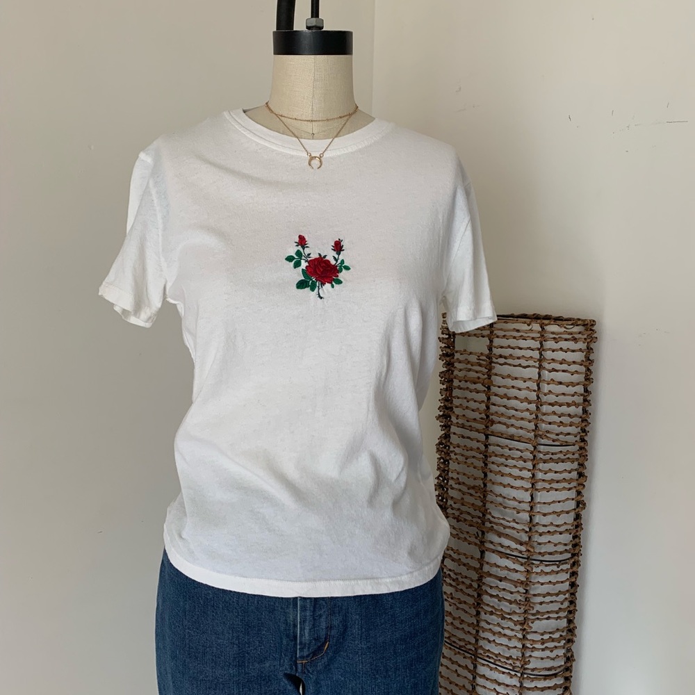 Brandy Melville three roses embroidered tee NWT